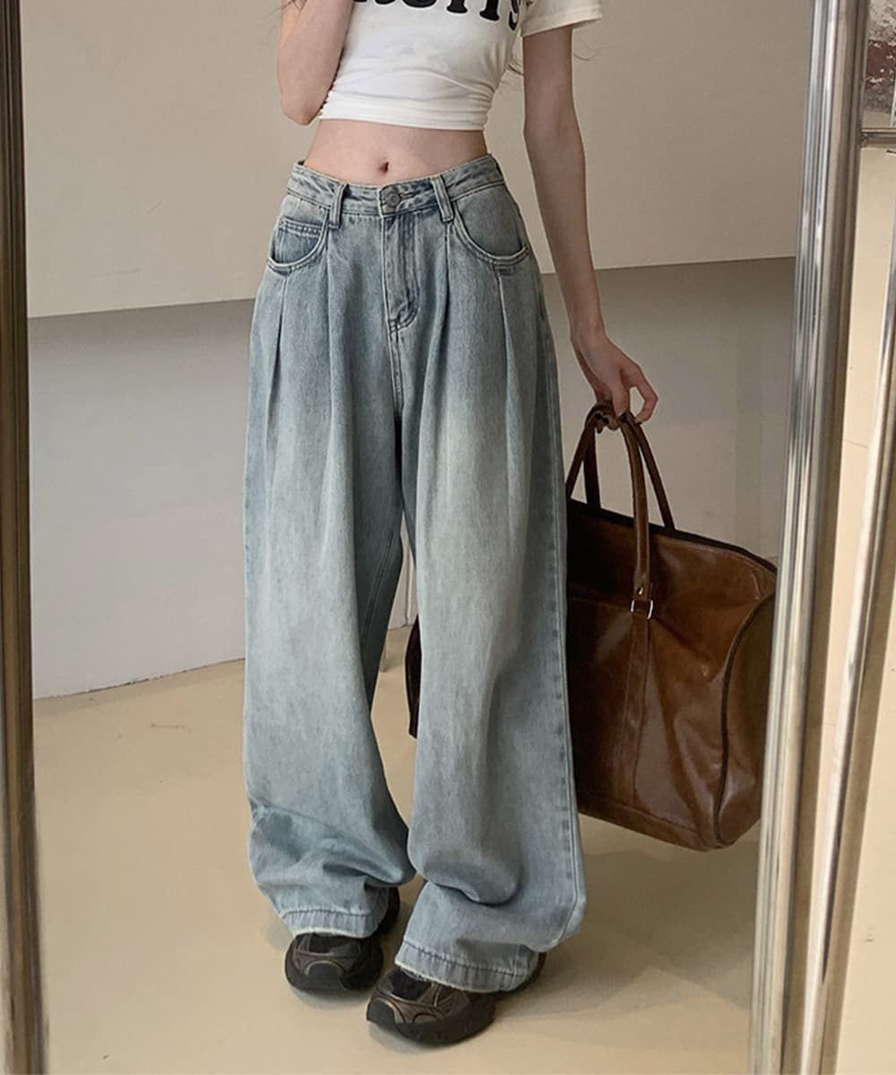 カジュアルコーデ タック入り美脚ワイドデニムパンツ
