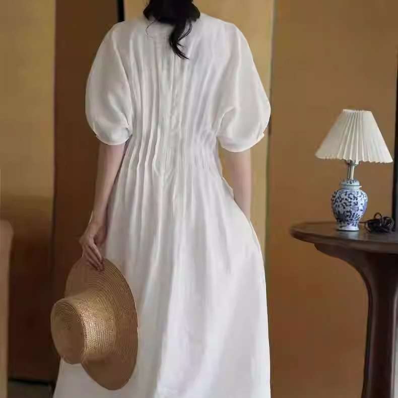 カジュアルコーデ  プリーツディテール リネン風マキシワンピース