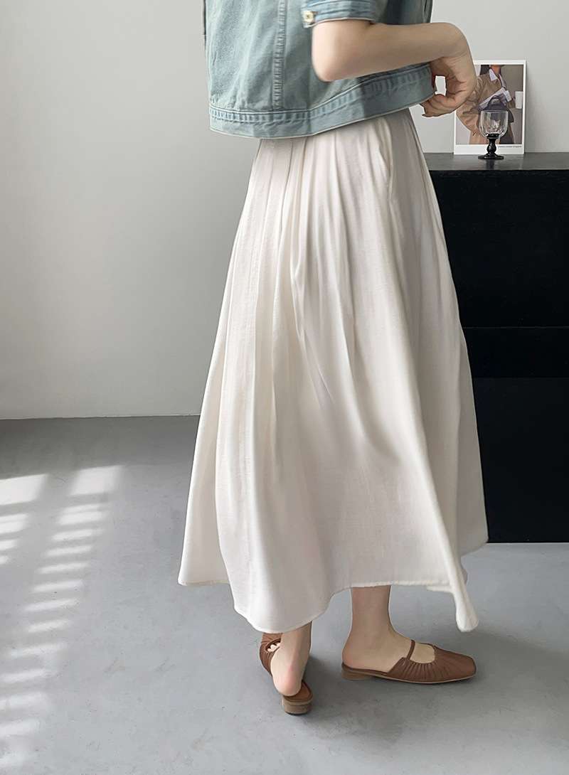 カジュアルコーデ  ロング丈フレアスカート