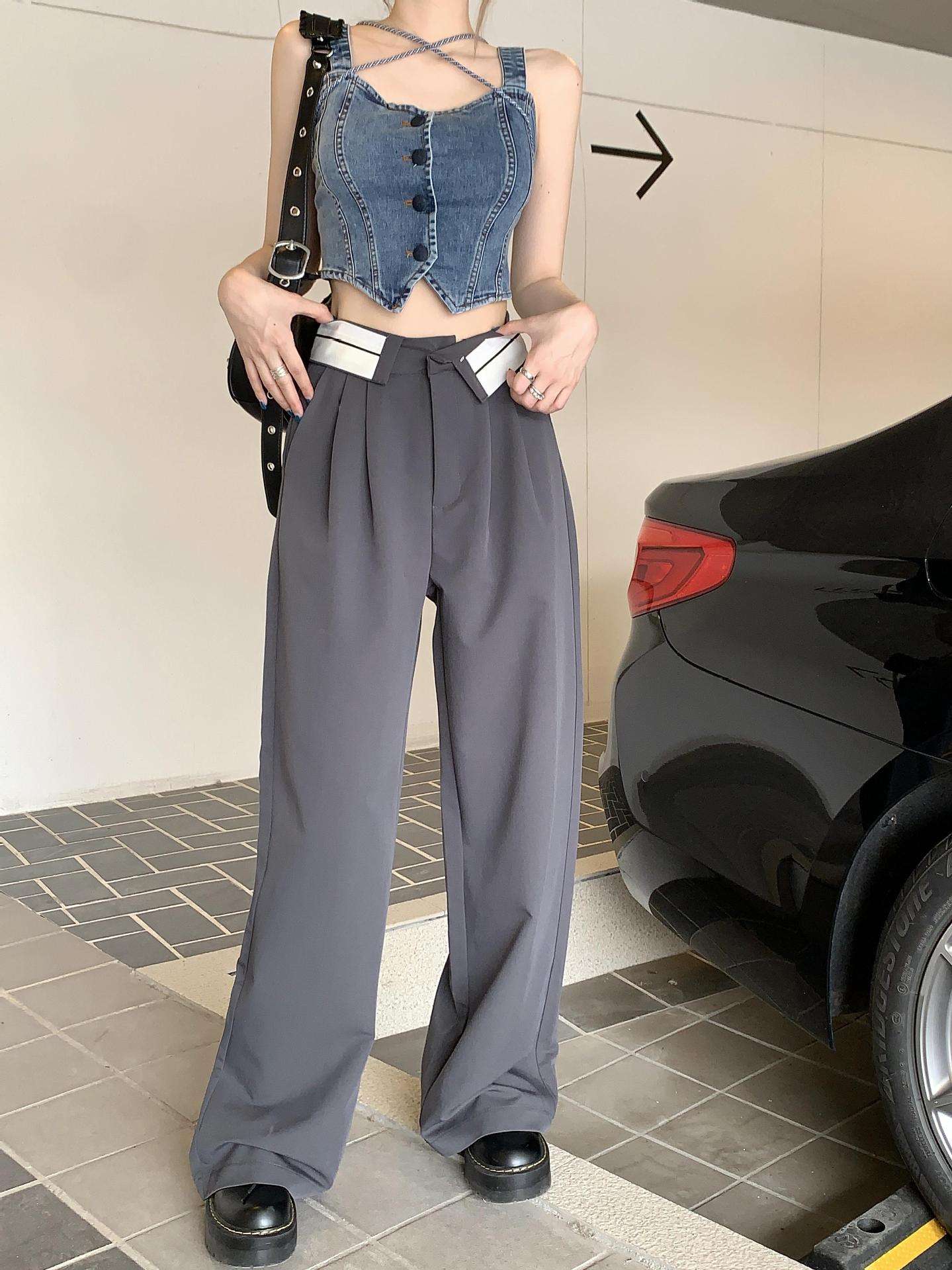 カジュアルコーデ  ワイドシルエットタックパンツ