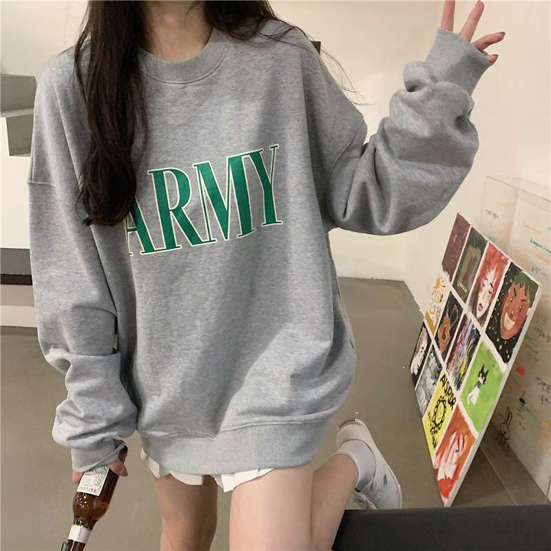 カジュアルコーデ  ARMYロゴオーバーサイズスウェット