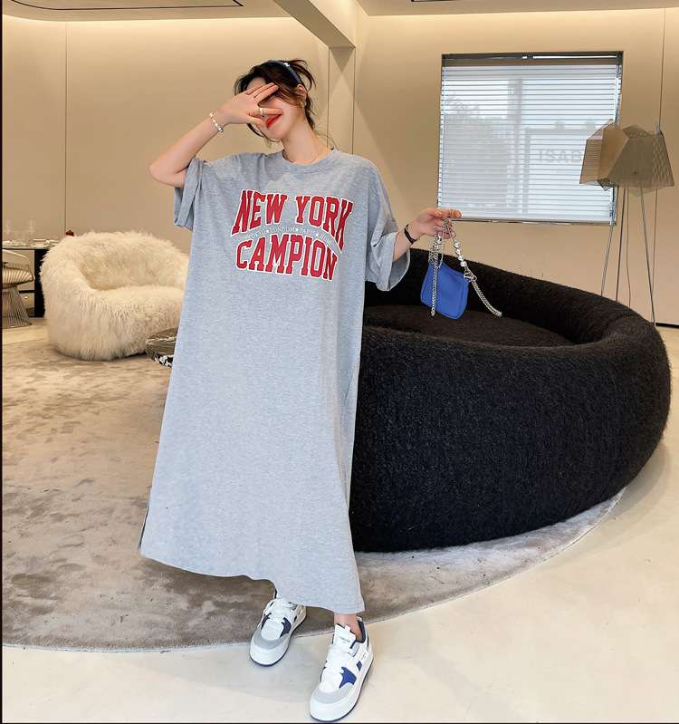 カジュアルコーデ  ニューヨークロゴゆったりTシャツワンピース