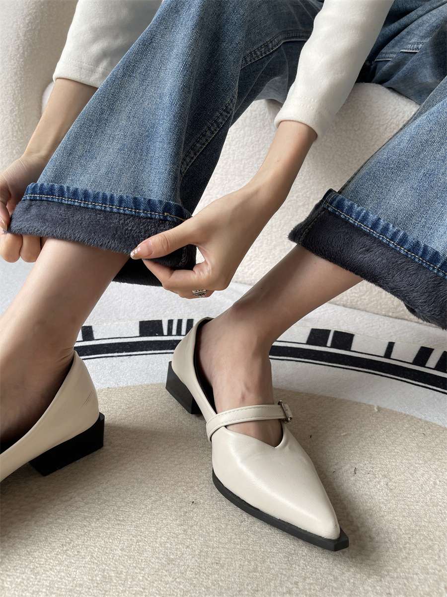 カジュアルコーデ  ワイドシルエットハイウエストデニムパンツ