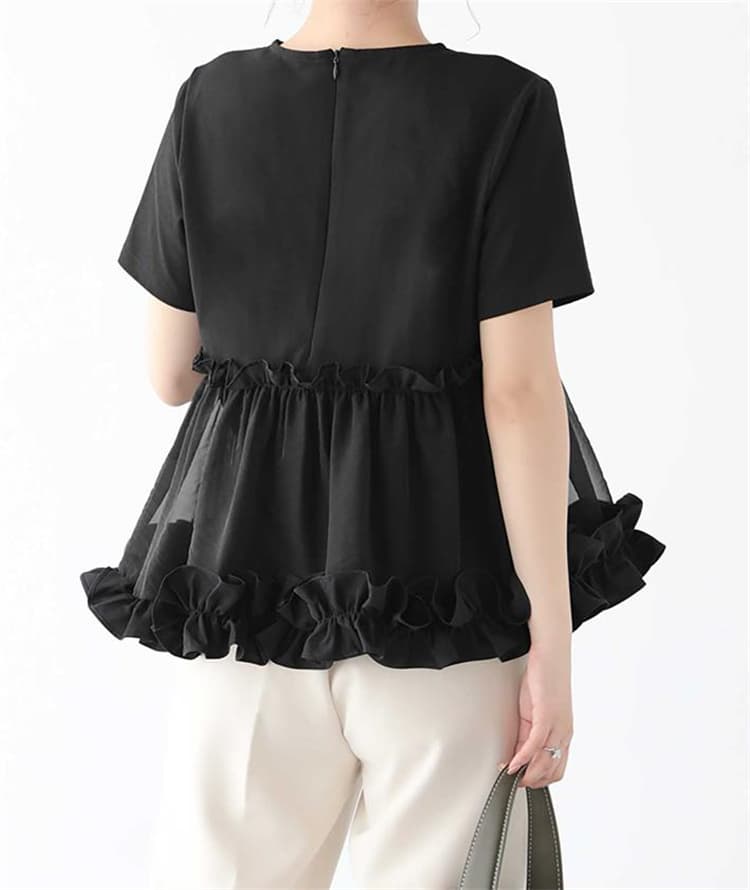 カジュアルコーデ 裾フリル半袖トップス 綿混素材の着心地抜群オフィスカジュアル