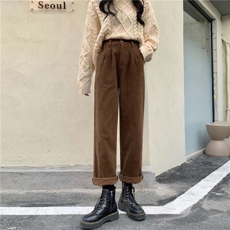 カジュアルコーデ  コーデュロイワイドストレートパンツ