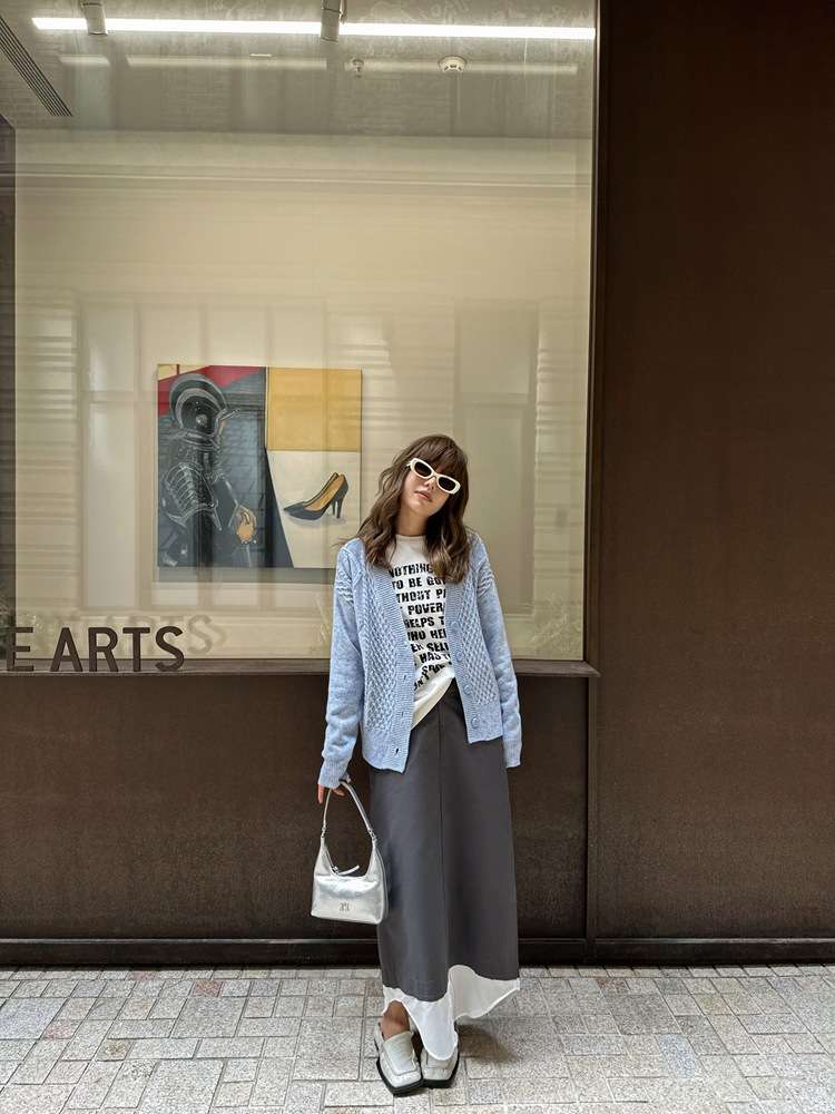 カジュアルコーデ  レイヤードデザイン ロングスカート
