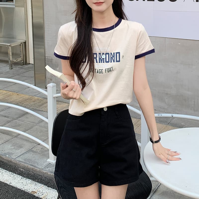 カジュアルコーデ レトロプリント リンガー半袖Tシャツ