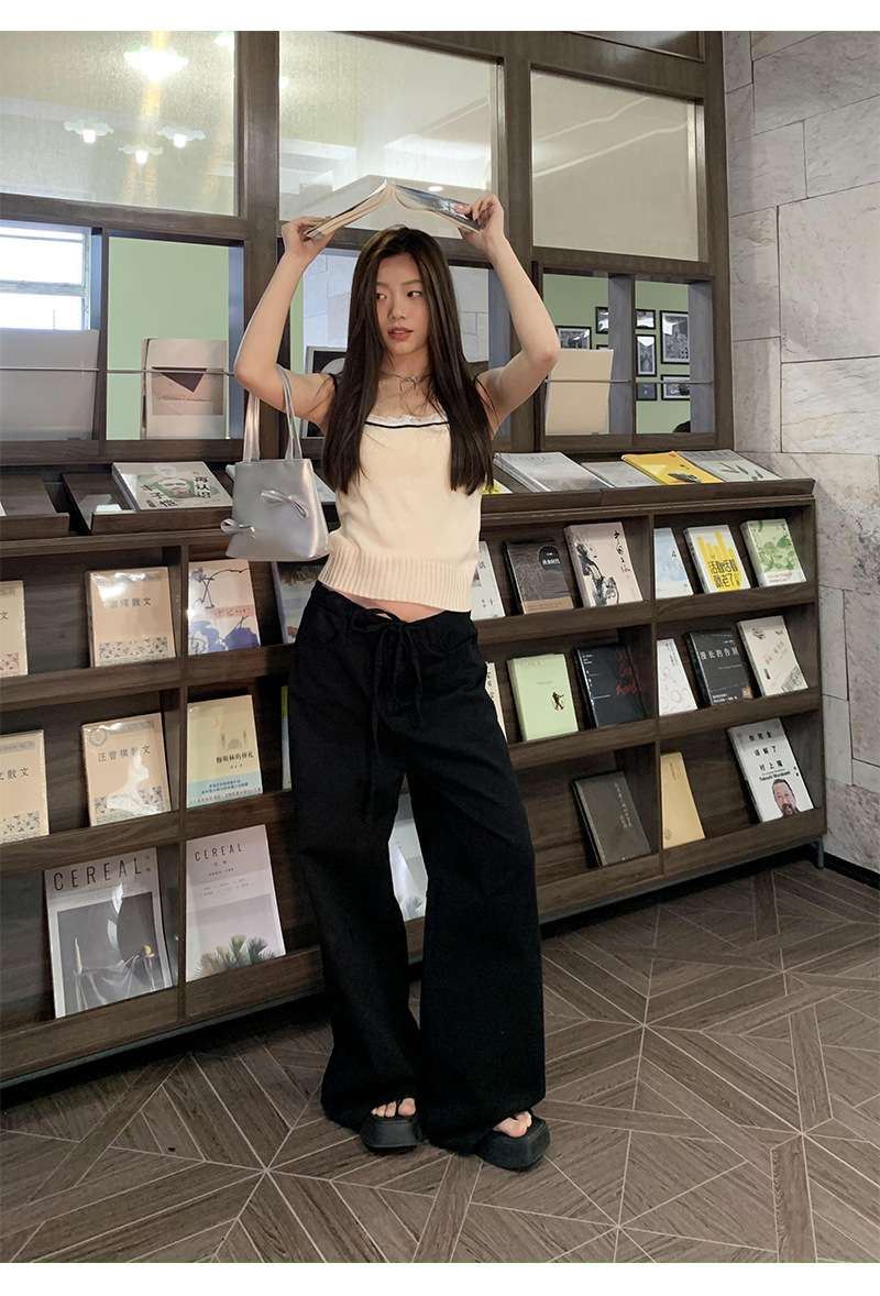 カジュアルコーデ  ゆったりドロストワイドパンツ