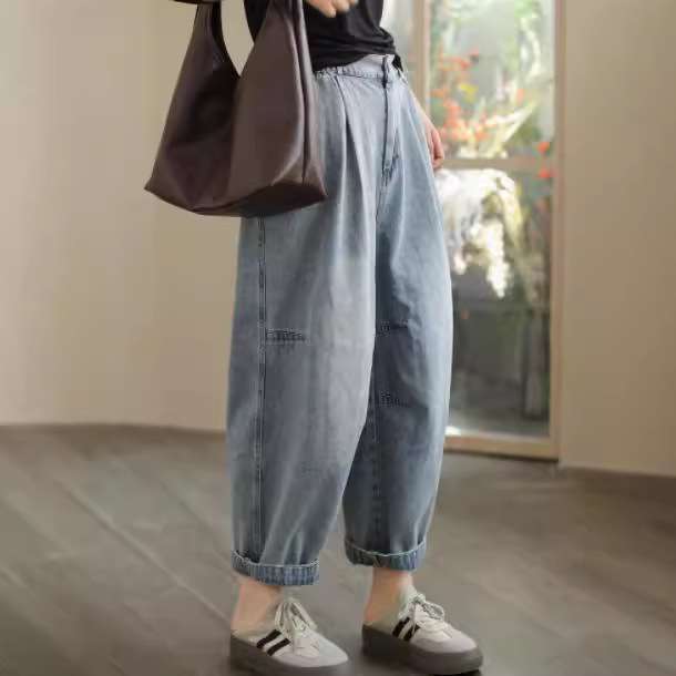 カジュアルコーデ  ゆったりバルーンシルエットデニムパンツ