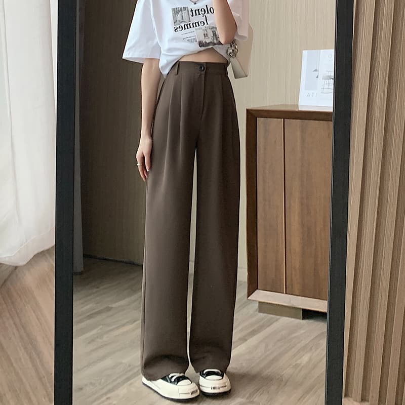 カジュアルコーデ ゆったりワイドストレートパンツ