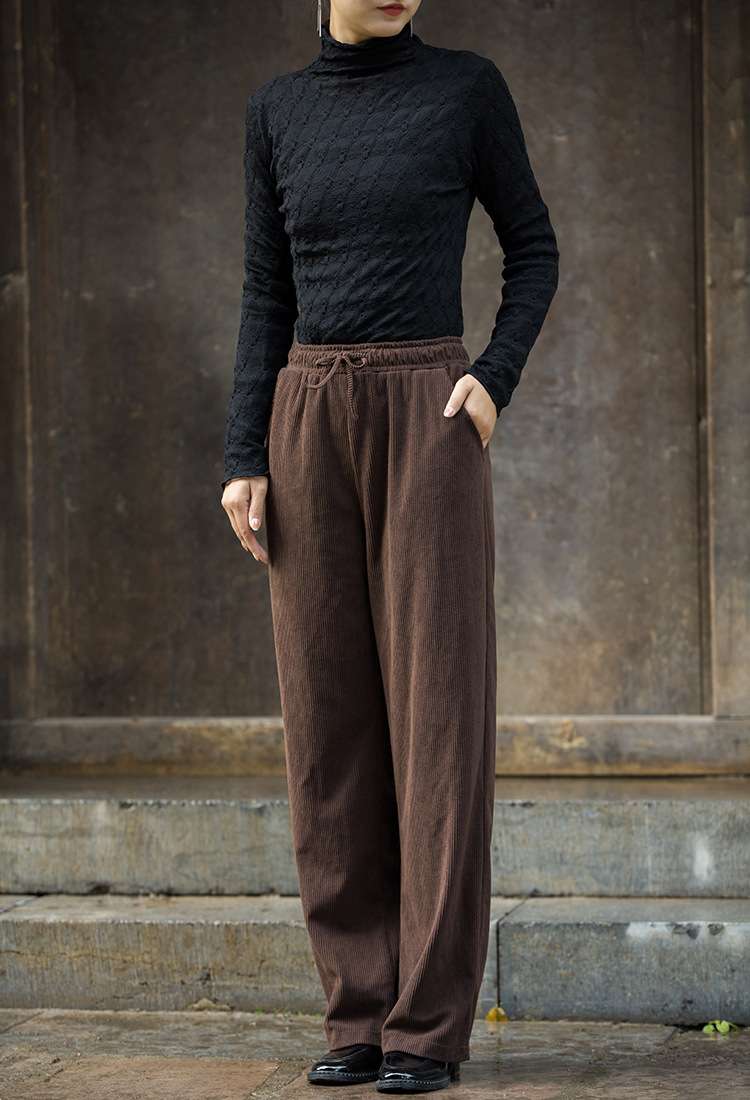 カジュアルコーデ  ゆったりコーデュロイワイドパンツ