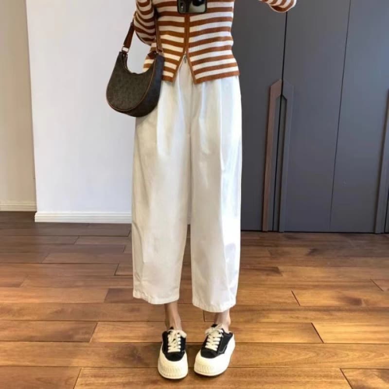 カジュアルコーデ ゆったりタックワイドパンツ