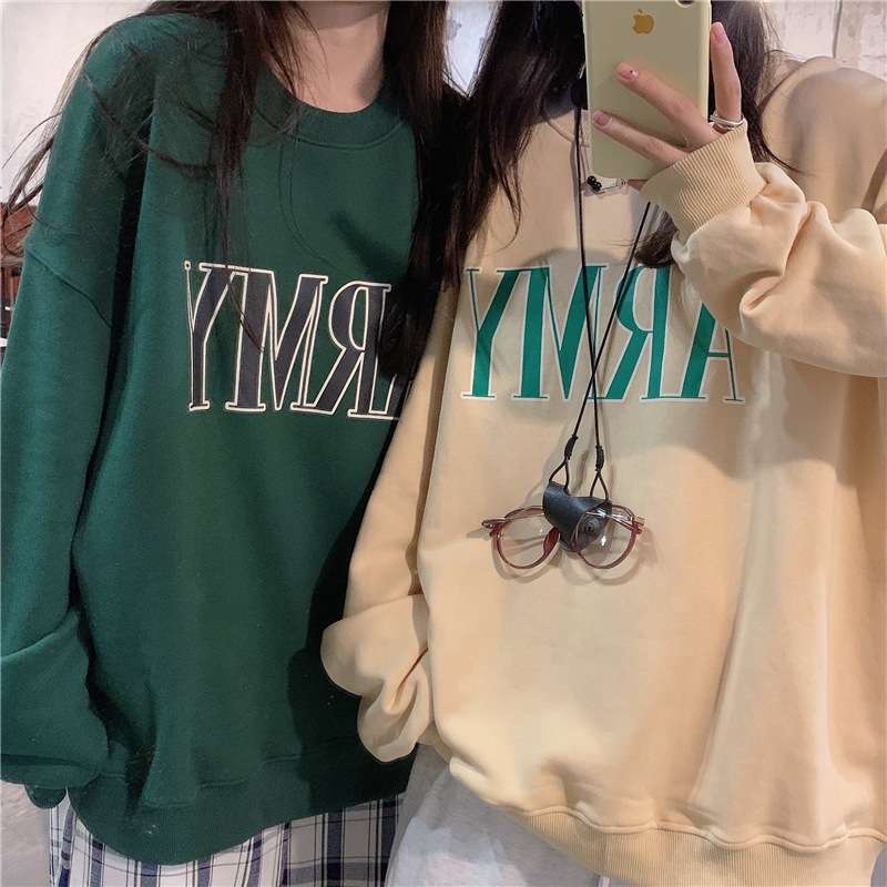 カジュアルコーデ  ARMYロゴオーバーサイズスウェット