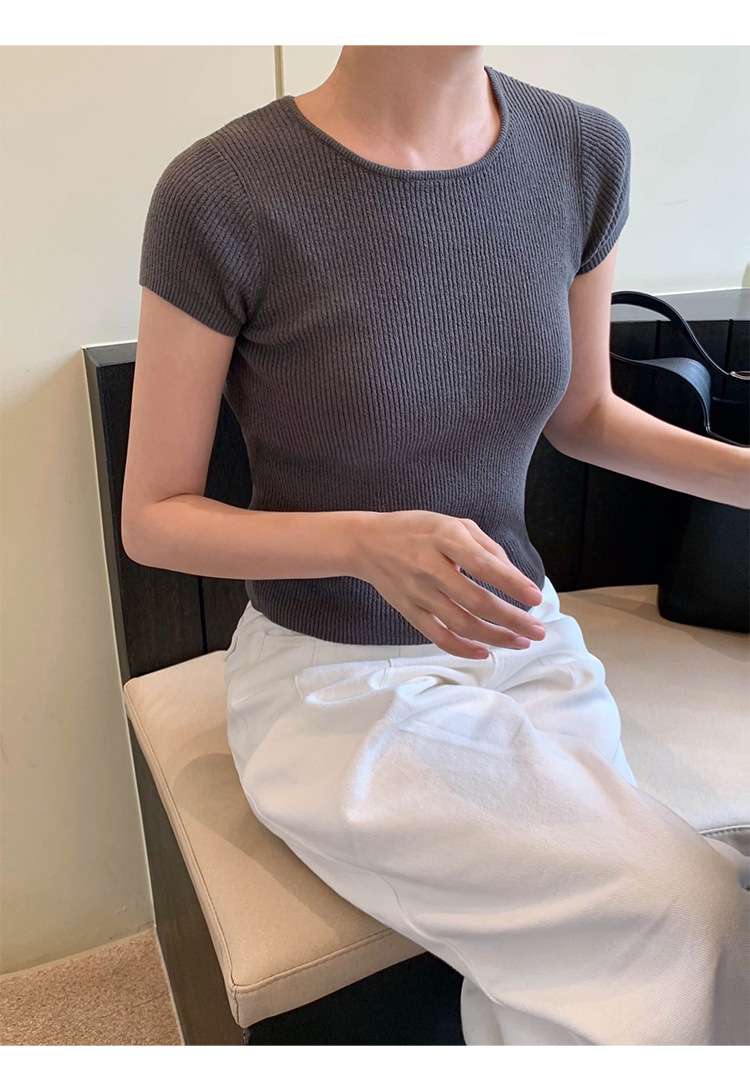 カジュアルコーデ  ゆったりワイドデニムパンツ