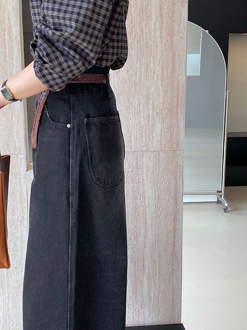 カジュアルコーデ  ワイドデニムパンツ ロング丈 ストレート
