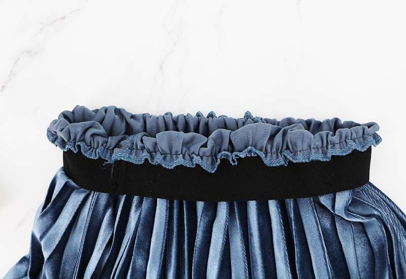 カジュアルコーデ  プリーツミディスカート