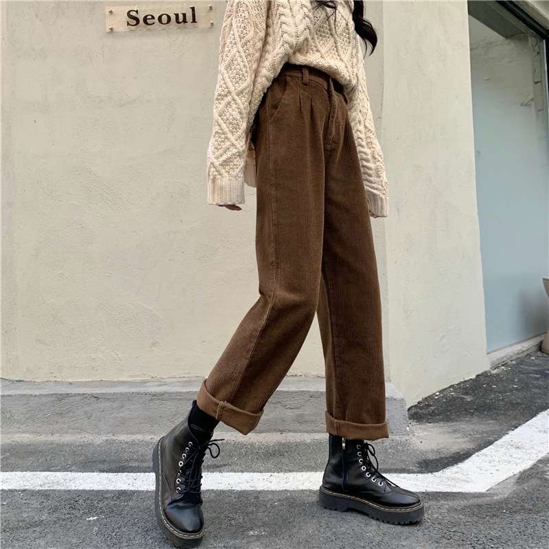 カジュアルコーデ  コーデュロイワイドストレートパンツ