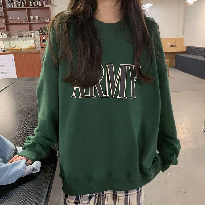 カジュアルコーデ  ARMYロゴオーバーサイズスウェット
