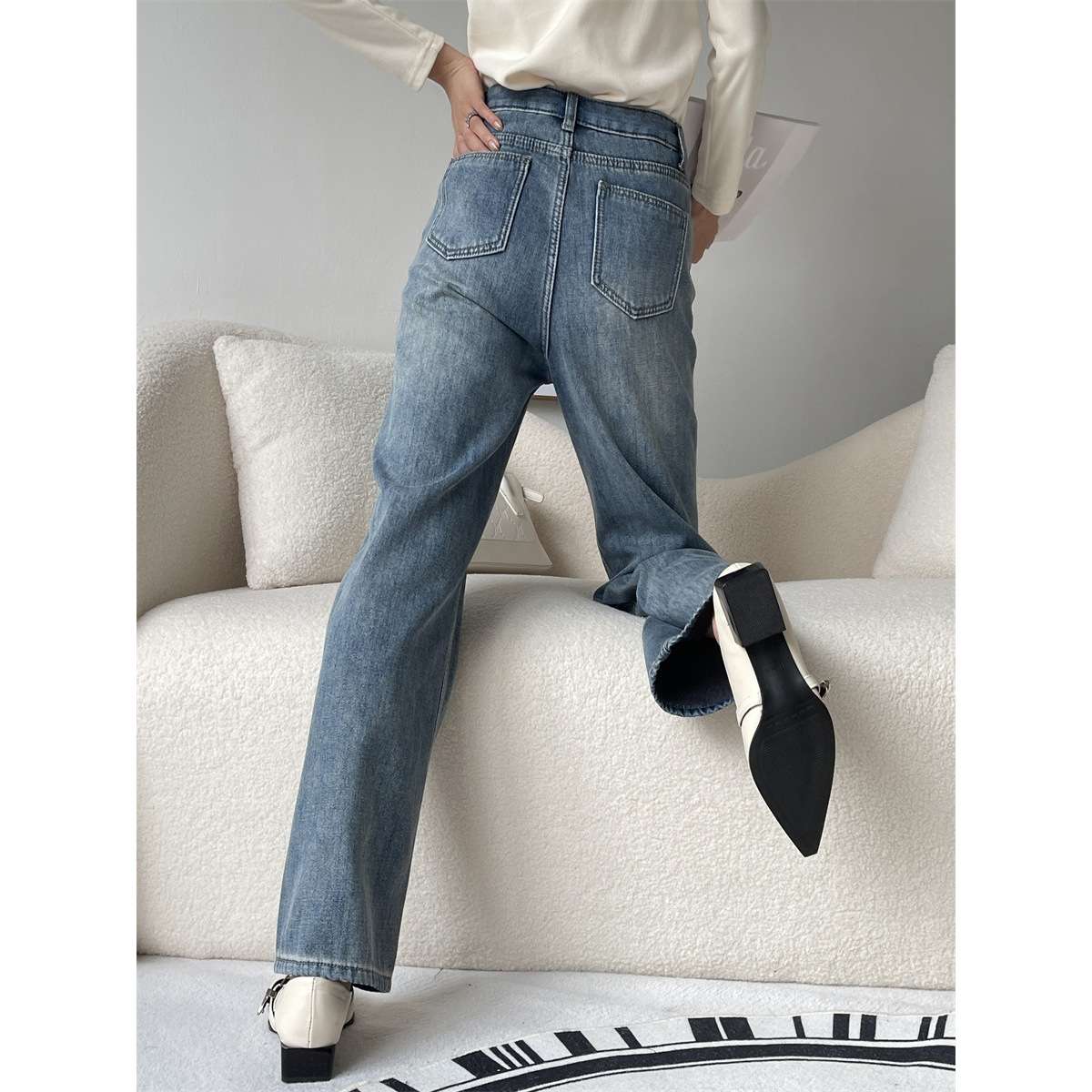 カジュアルコーデ  ワイドシルエットハイウエストデニムパンツ