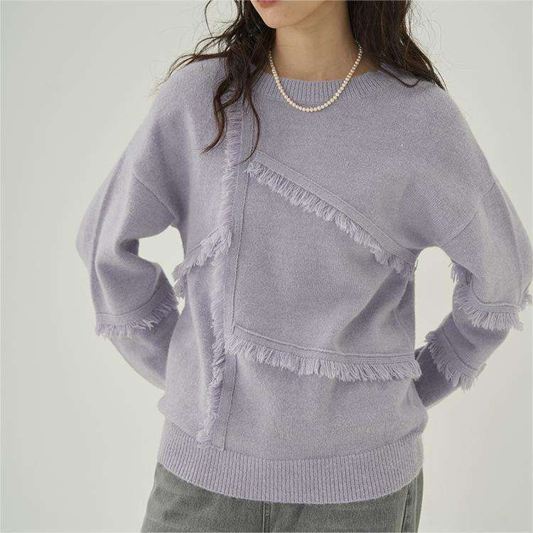 カジュアルコーデ  フリンジデザインゆったりニットセーター