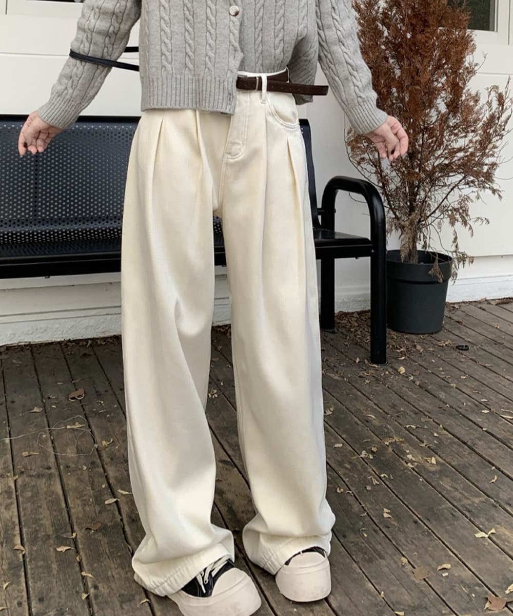 カジュアルコーデ タック入り美脚ワイドデニムパンツ