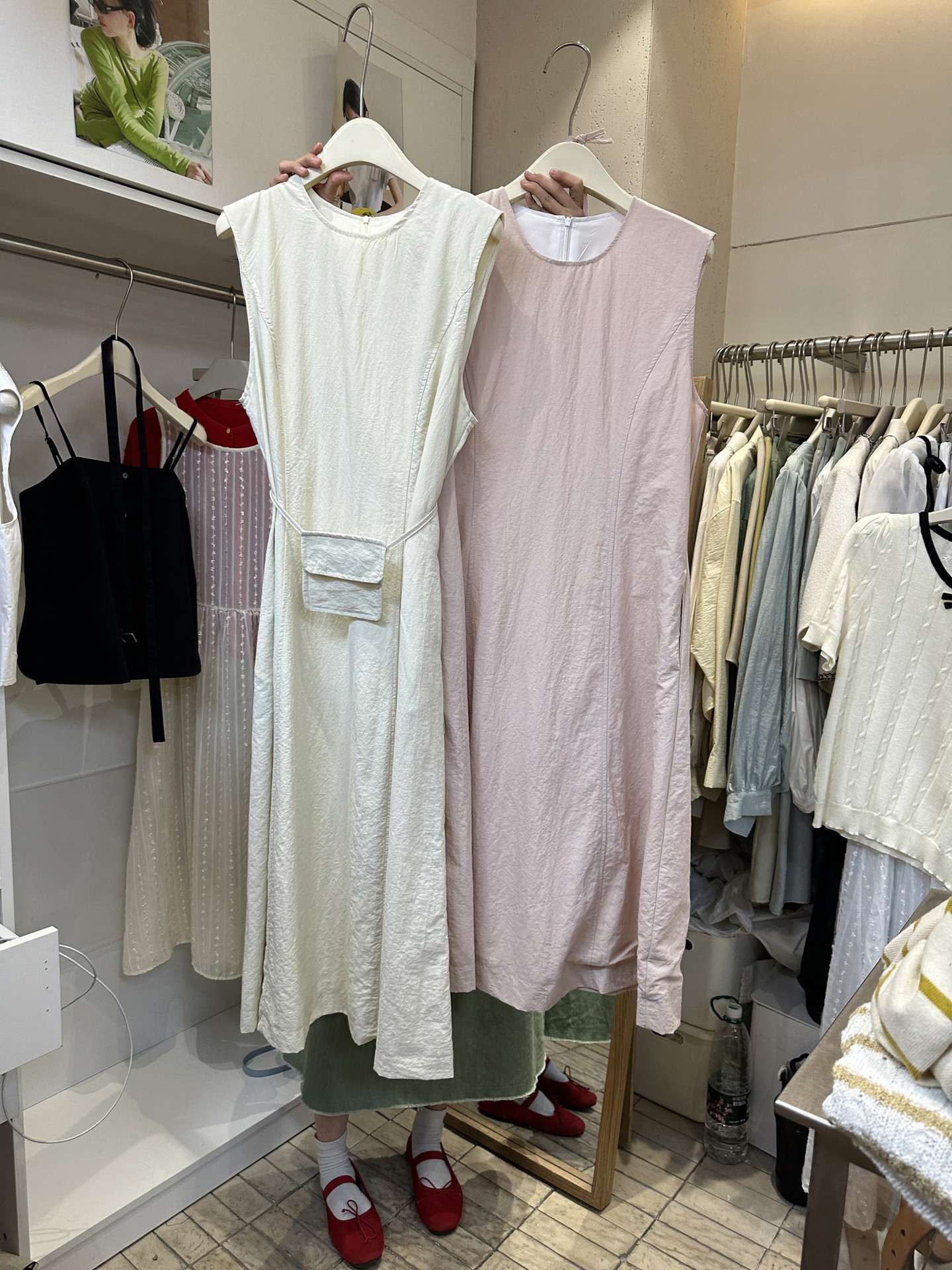 カジュアルコーデ  ゆったりシルエットのポケット付きワンピース