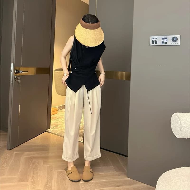 カジュアルコーデ ニットトップス袖なし薄手重ね着きれいめ