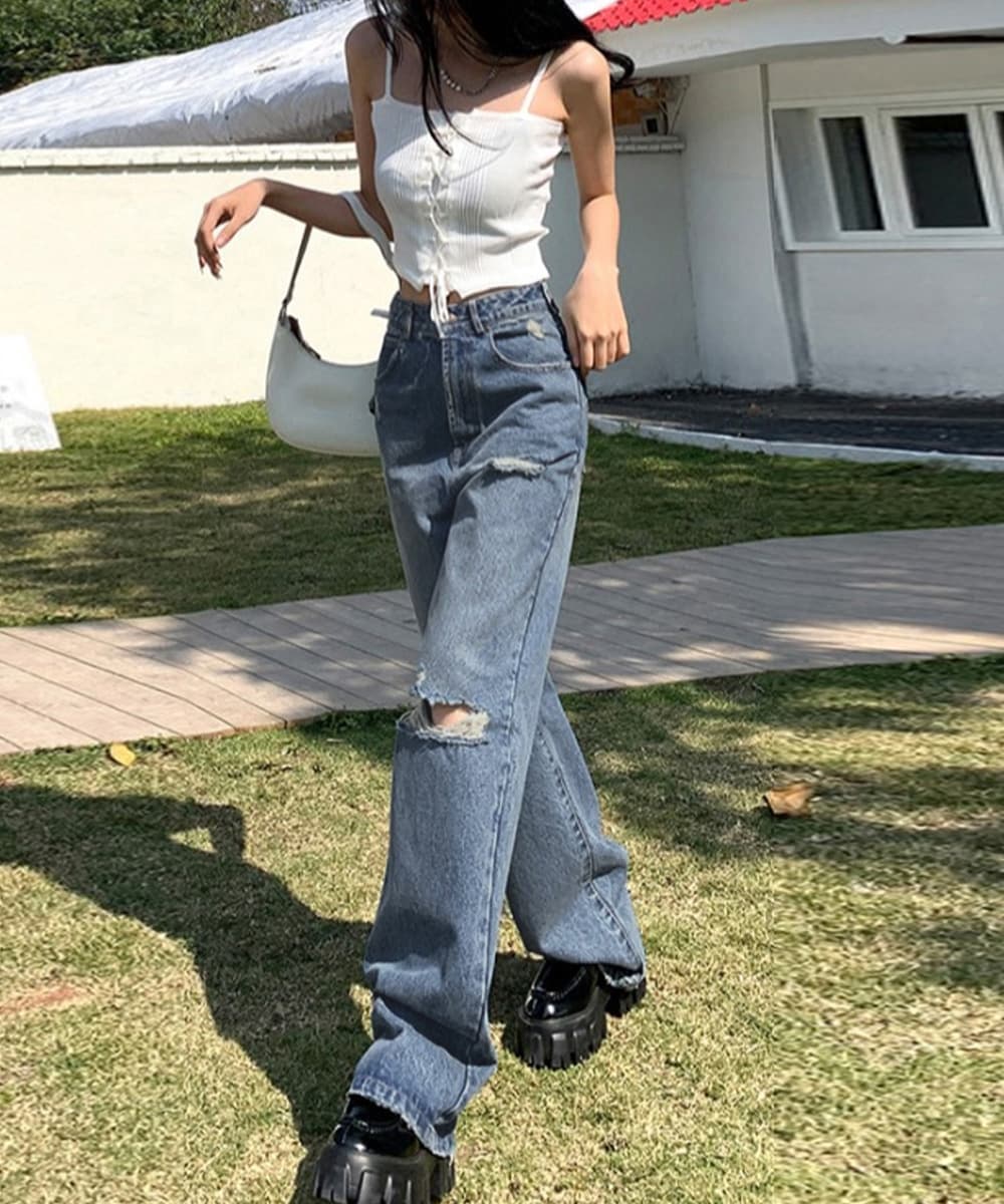 カジュアルコーデ ハイウエストダメージデニムパンツ 美脚効果