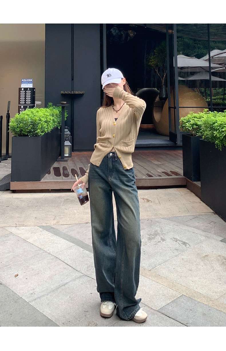 カジュアルコーデ  ゆったりストレートデニムパンツ