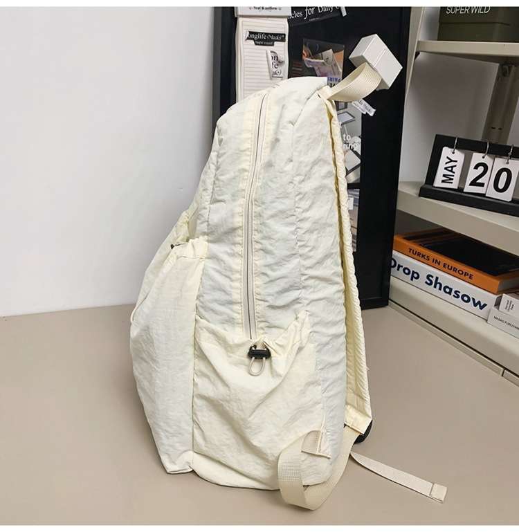 カジュアルコーデ  ゆったりフリルデザイン バックパック