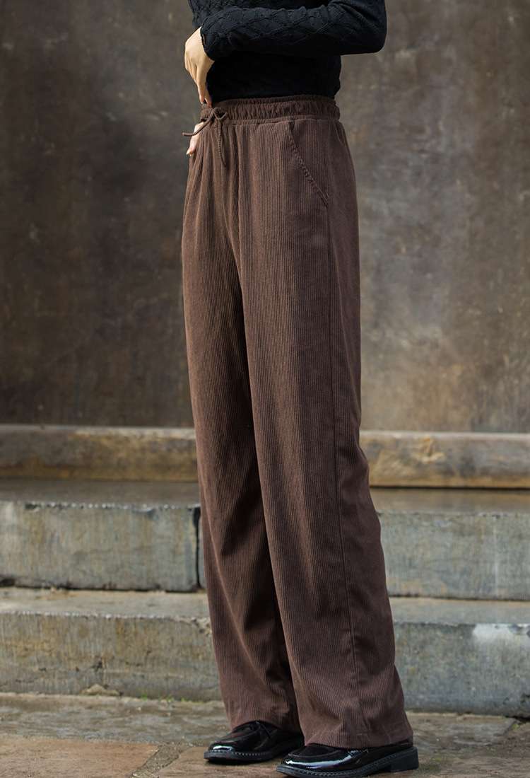 カジュアルコーデ  ゆったりコーデュロイワイドパンツ