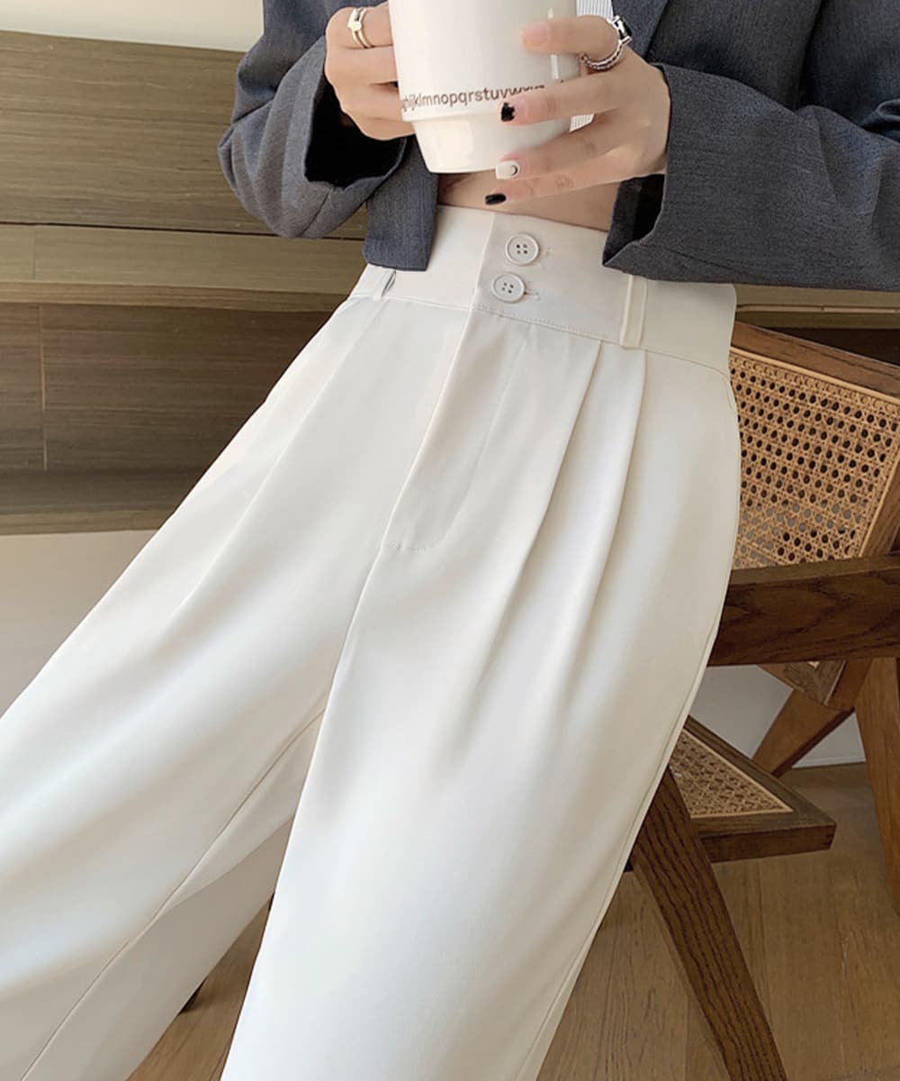カジュアルコーデ ハイウエスト ツータック ワイドパンツ