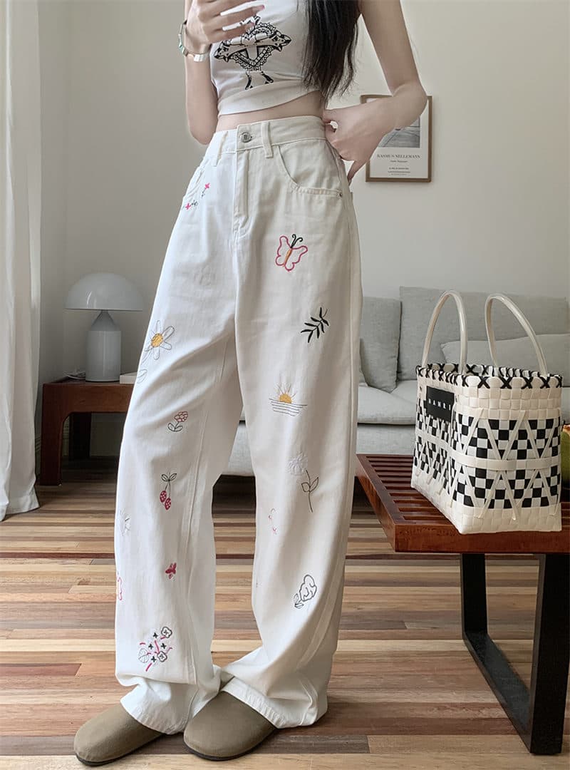 カジュアルコーデ レトロ刺繍 ハイウエストデニムパンツ 花柄ワイドレッグ
