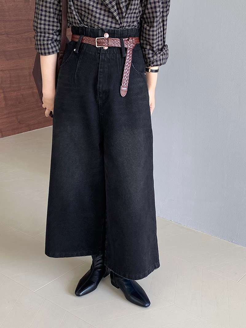 カジュアルコーデ  ワイドデニムパンツ ロング丈 ストレート