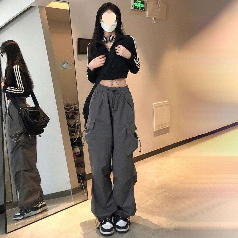 カジュアルコーデ  ゆったりカーゴワイドパンツ
