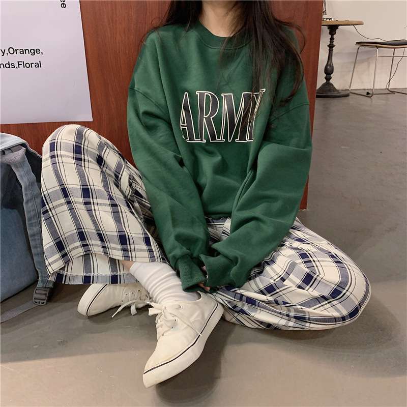カジュアルコーデ  ARMYロゴオーバーサイズスウェット