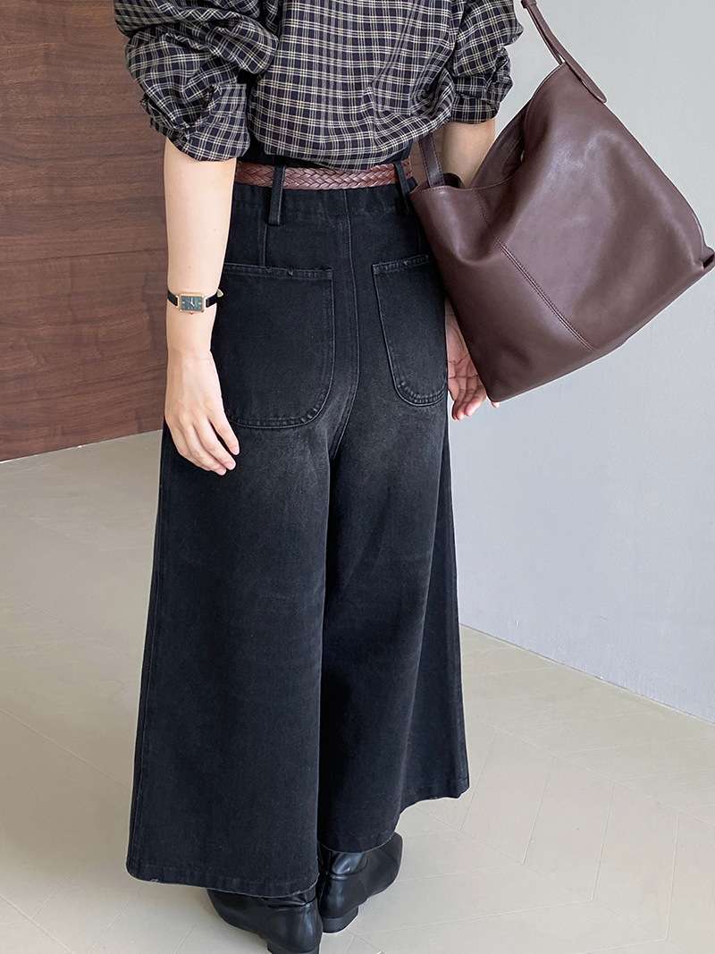 カジュアルコーデ  ワイドデニムパンツ ロング丈 ストレート