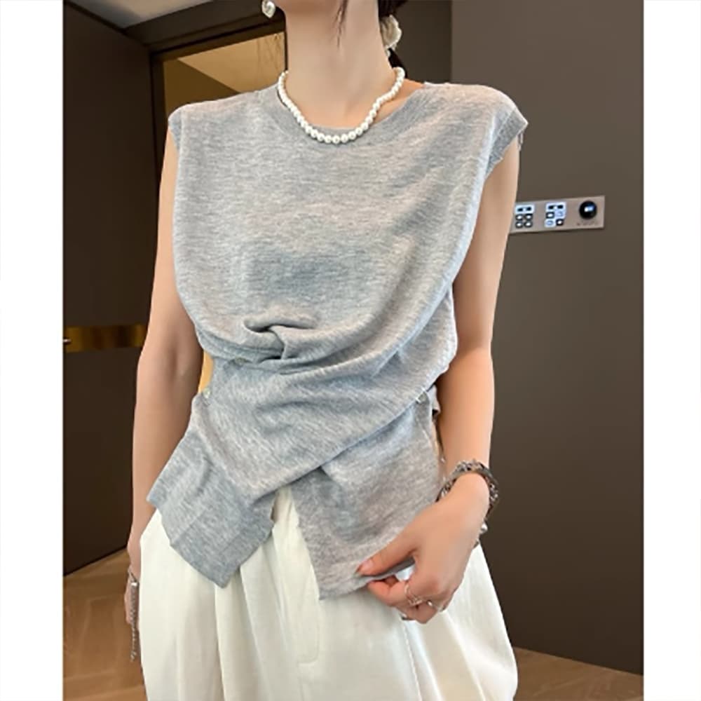 カジュアルコーデ ニットトップス袖なし薄手重ね着きれいめ