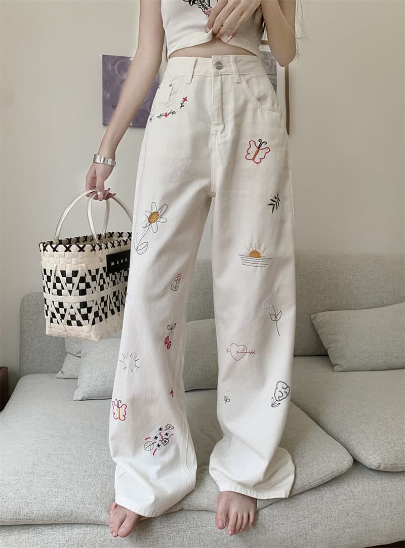 カジュアルコーデ レトロ刺繍 ハイウエストデニムパンツ 花柄ワイドレッグ