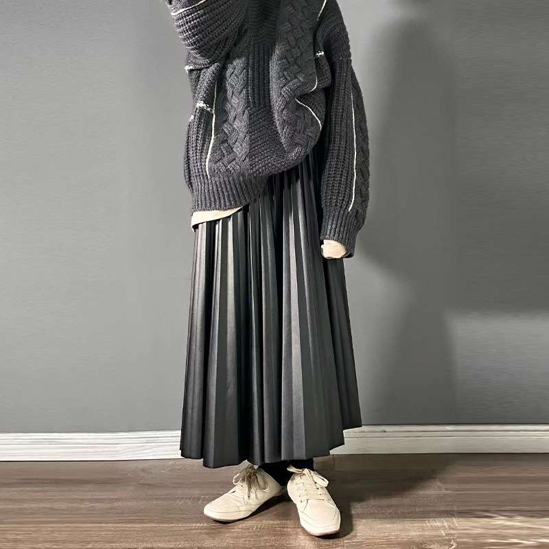 カジュアルコーデ  プリーツロングスカート