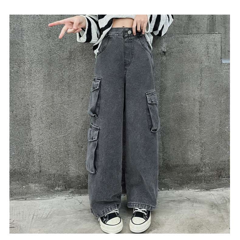 カジュアルコーデ  ゆったりカーゴワイドデニムパンツ