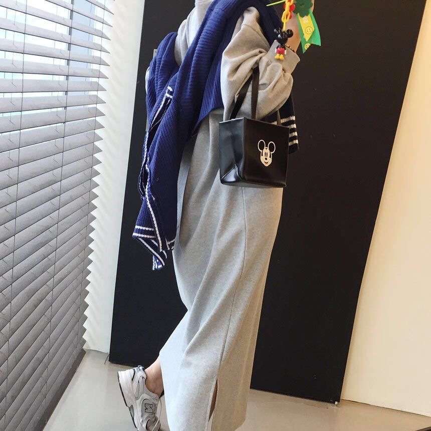 カジュアルコーデ  ゆったりスウェットワンピース