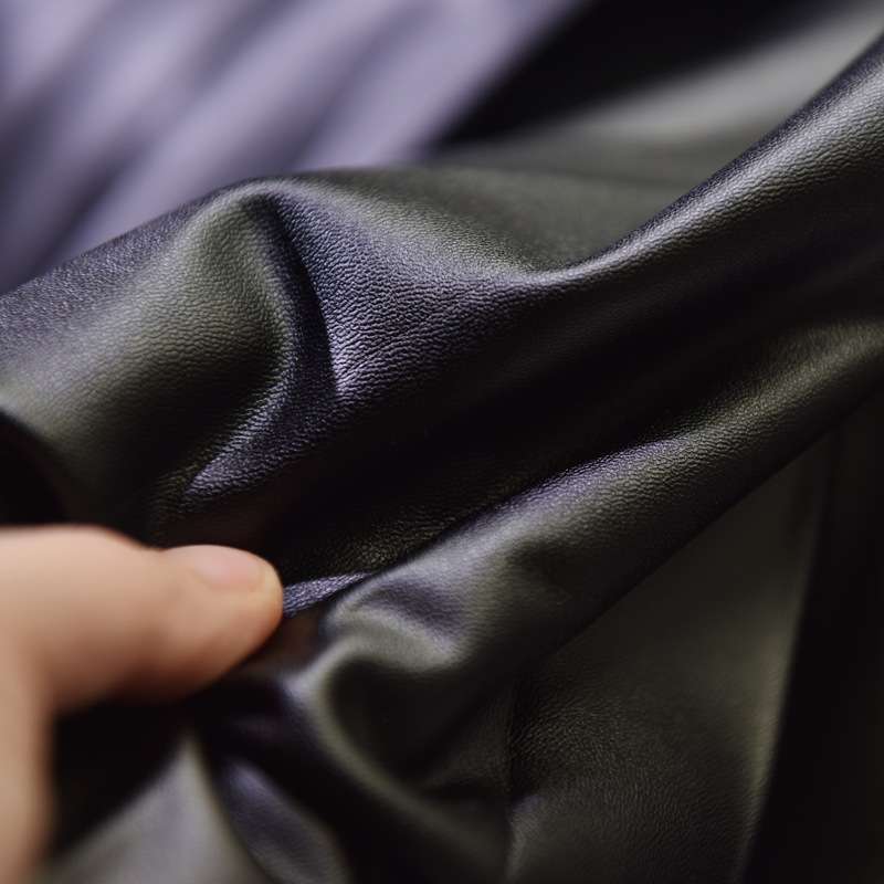 カジュアルコーデ  プリーツロングスカート