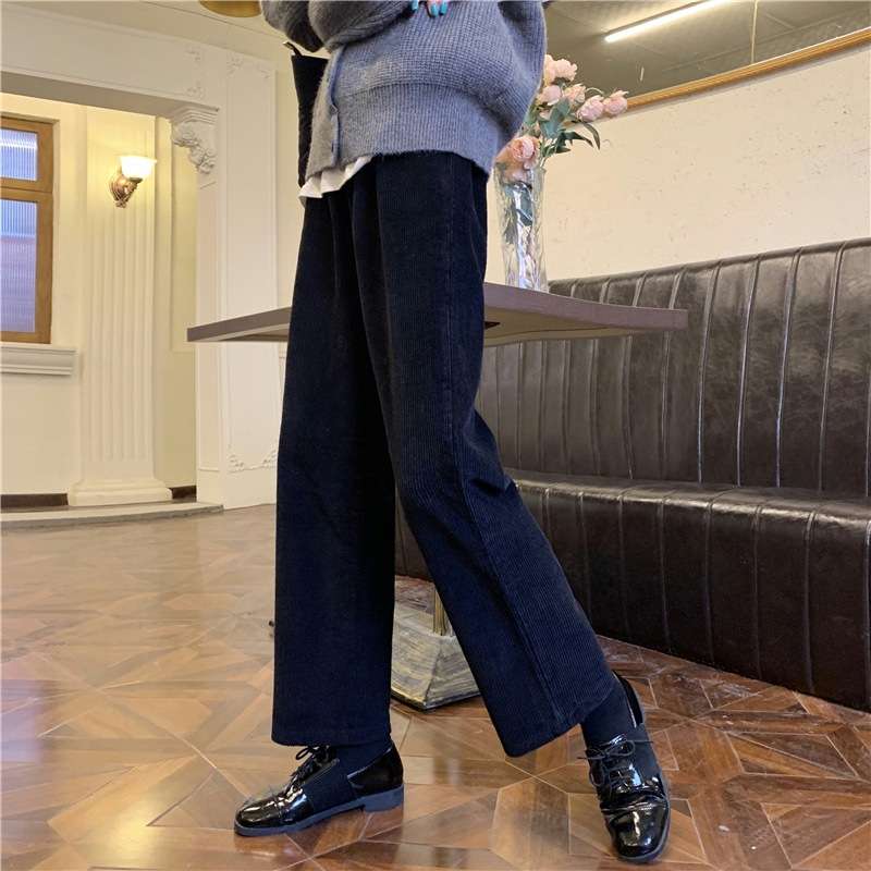 カジュアルコーデ  コーデュロイワイドストレートパンツ