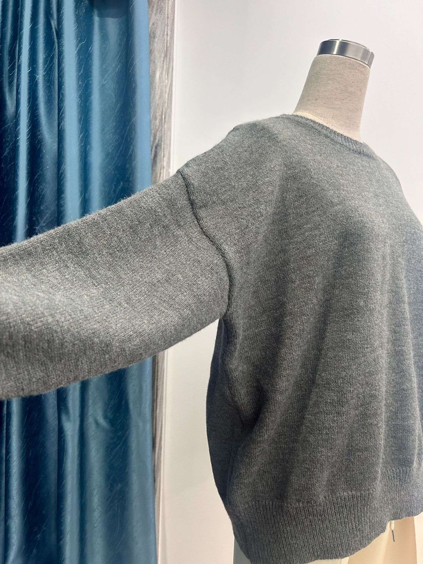 カジュアルコーデ  ゆったりオーバーサイズニットセーター