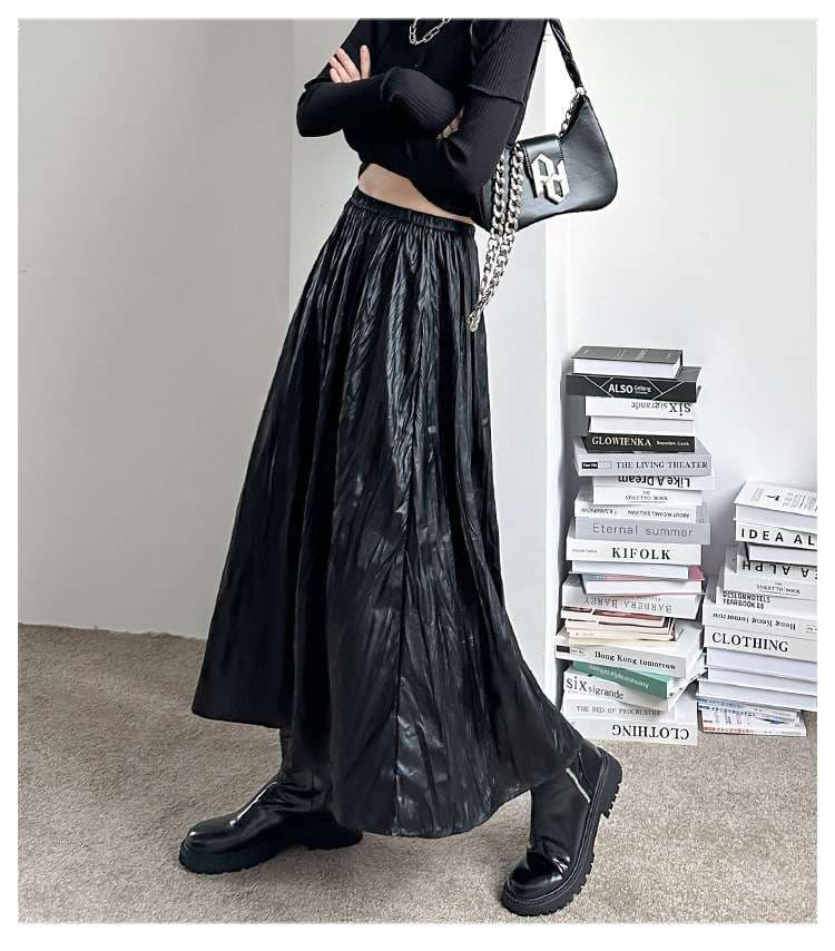 カジュアルコーデ  プリーツロングスカート