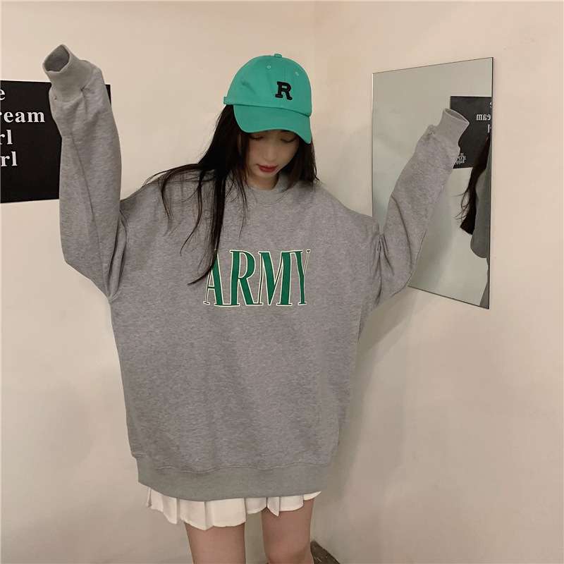 カジュアルコーデ  ARMYロゴオーバーサイズスウェット