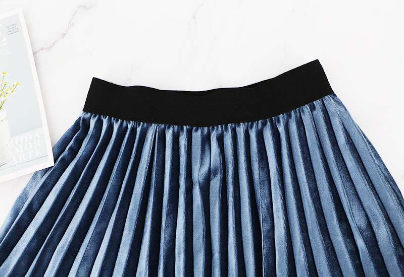 カジュアルコーデ  プリーツミディスカート