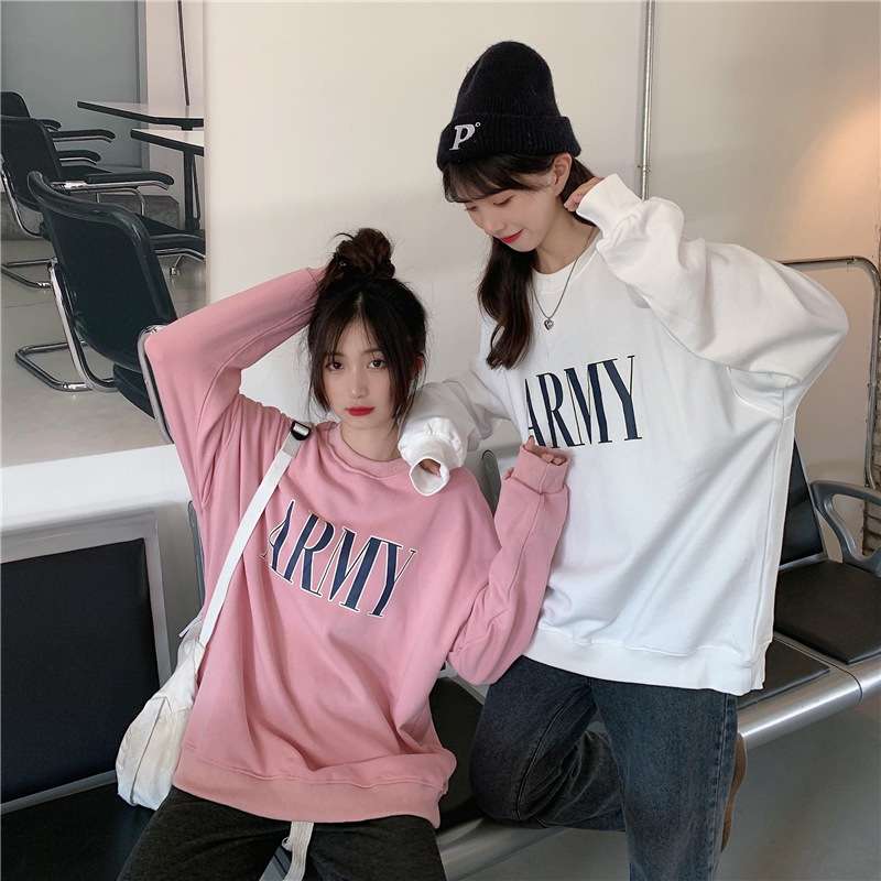 カジュアルコーデ  ARMYロゴオーバーサイズスウェット