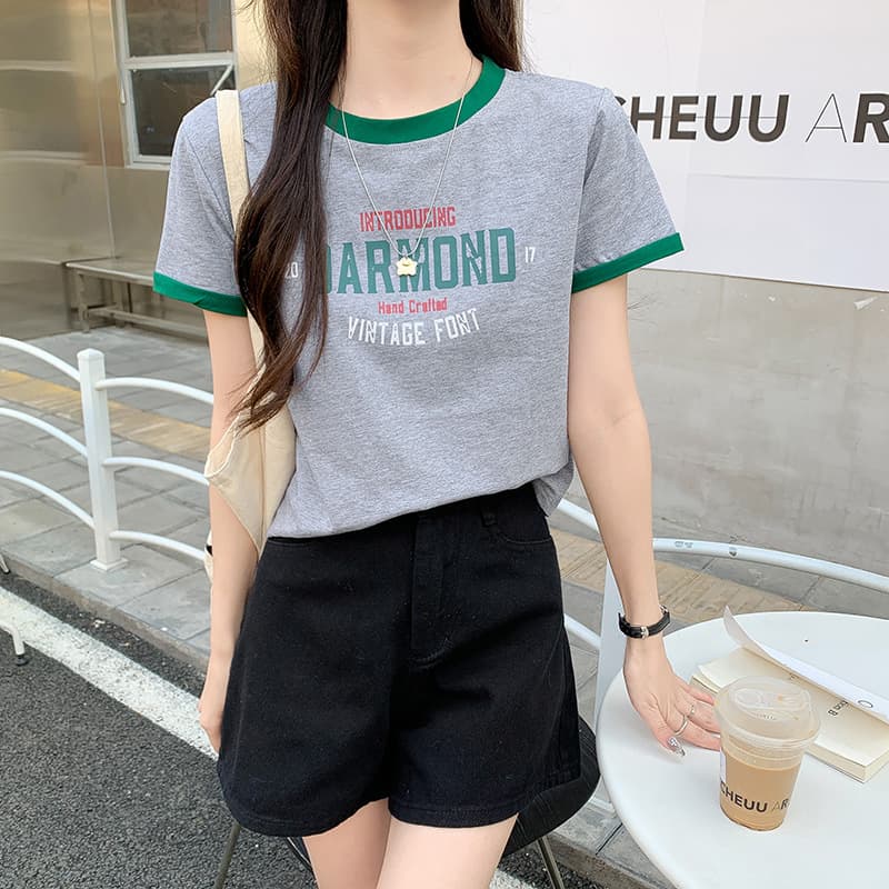 カジュアルコーデ レトロプリント リンガー半袖Tシャツ